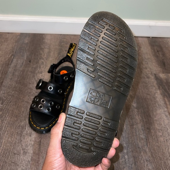 Dr. Martens Gryphon Leather Sandals Wmns 7 - NWOT - Picture 8 of 8